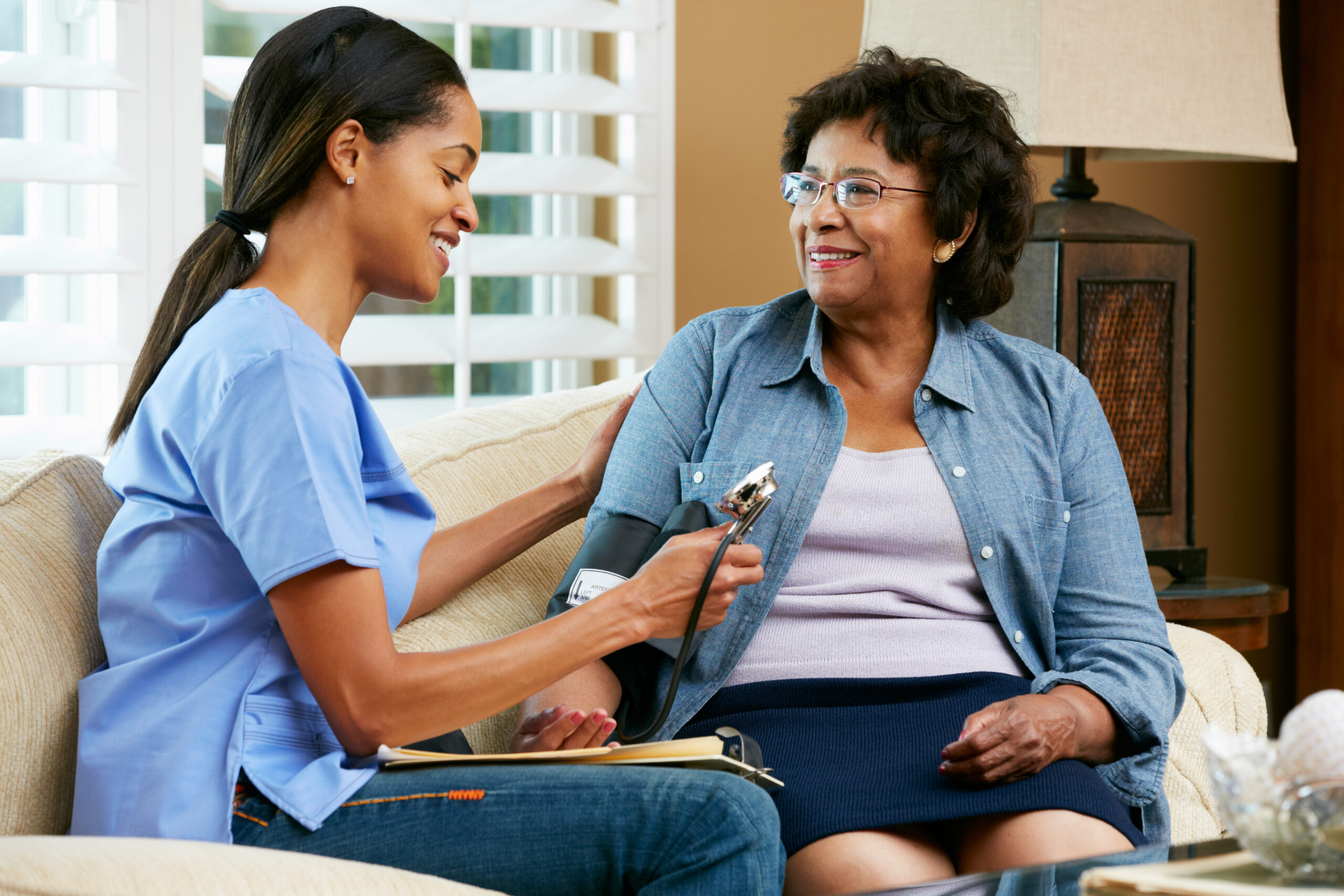 Conducting a healthcare evaluation for an elderly woman